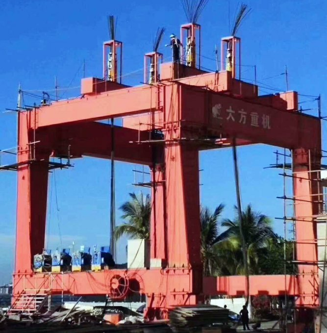 霸氣！大方MG450噸龍門起重機助力海軍基地建設，揚國魂、助軍威